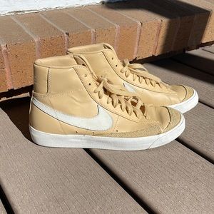 Women’s Nike Blazer